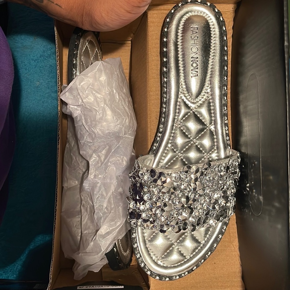 Sandals - Picture 2 of 3